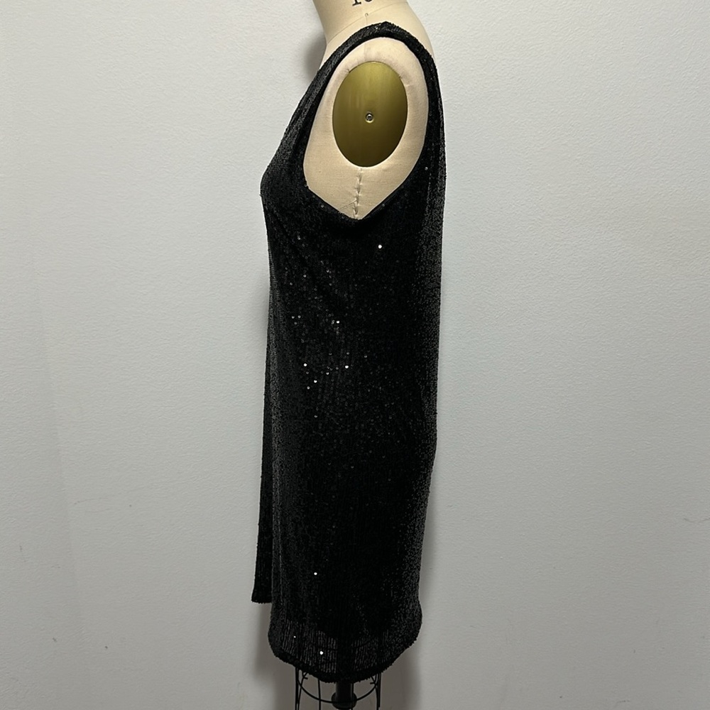 H&M V-neck Sequined Dress - Picture 5 of 9